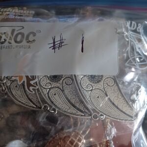 4.92 Pounds Bag Full Of Untested Mixed Metals And Beads Jewelry